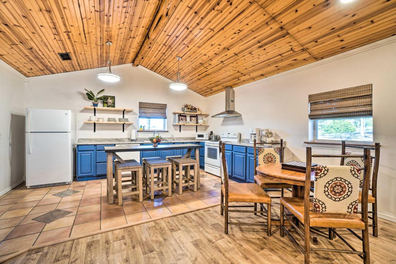Relaxing Rural Harrison Home - 11 Mi To Town Bagian luar foto