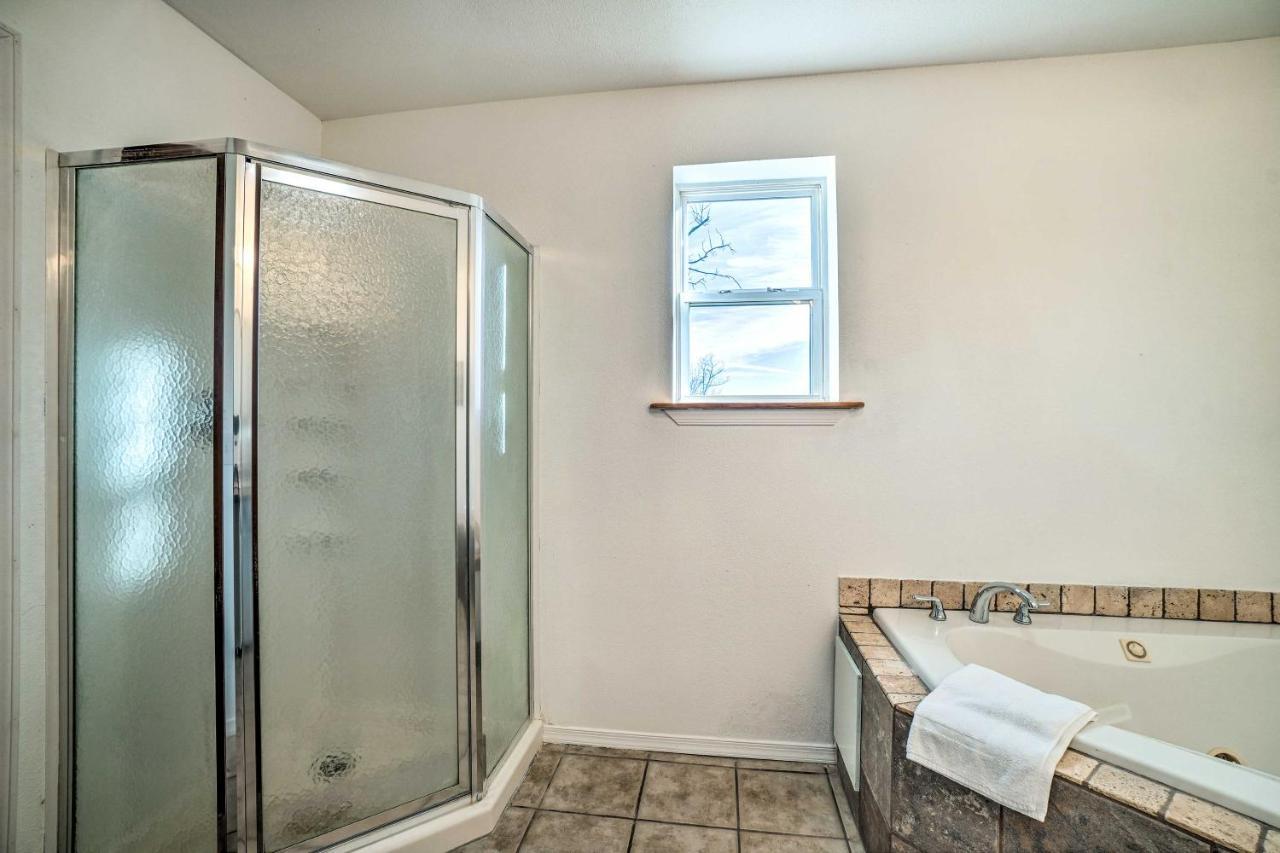 Relaxing Rural Harrison Home - 11 Mi To Town Bagian luar foto