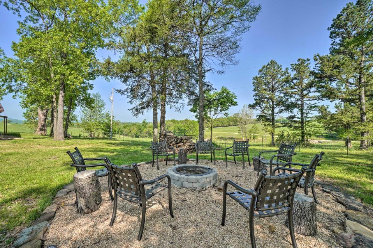 Relaxing Rural Harrison Home - 11 Mi To Town Bagian luar foto